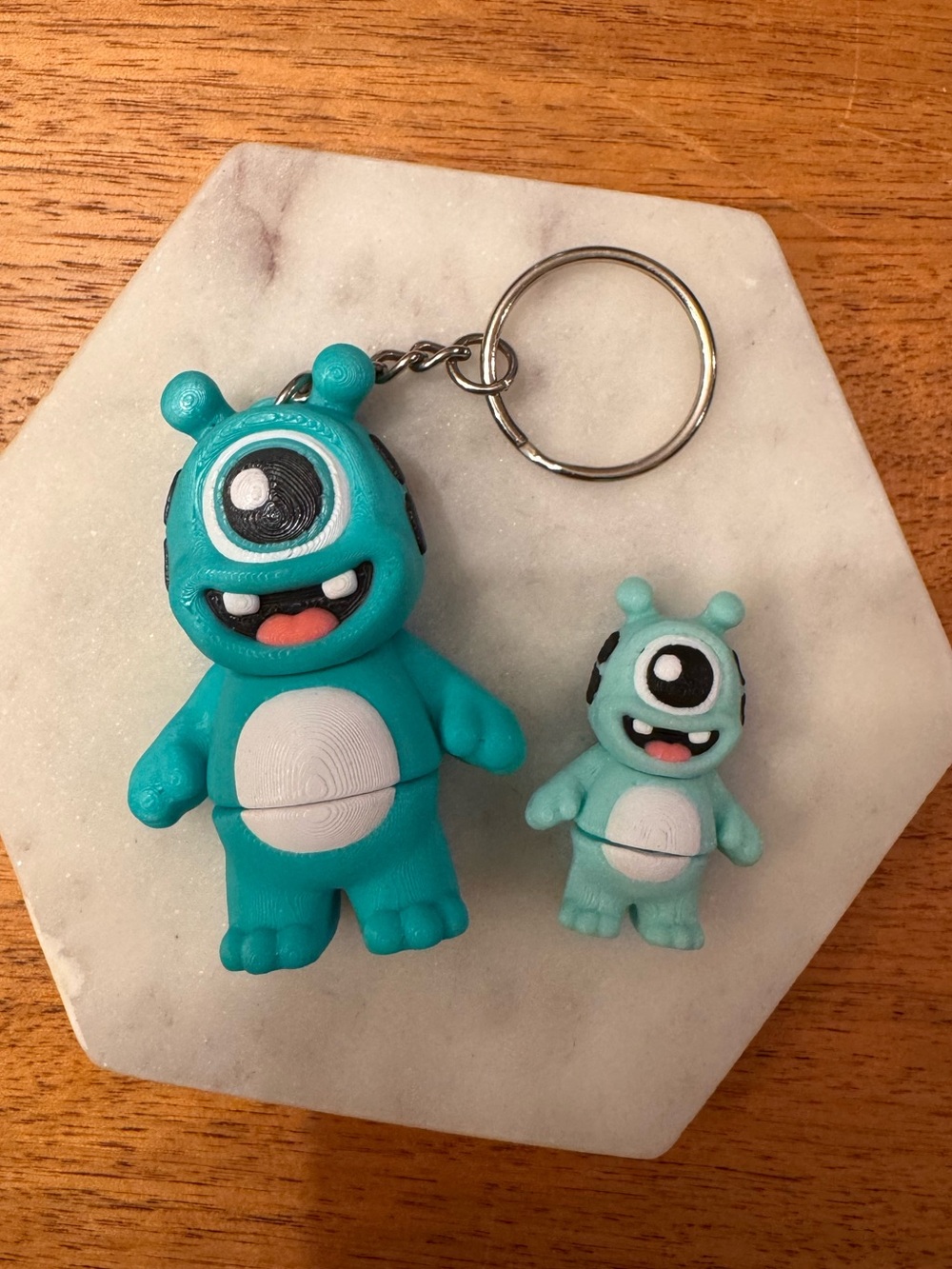 Wigglitz Large Winky Keychain and bonus color variation winky